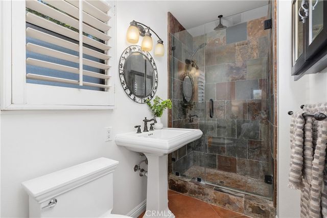986 Post Road, Costa Mesa, CA 92626