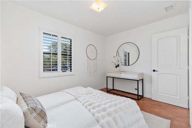 986 Post Road, Costa Mesa, CA 92626