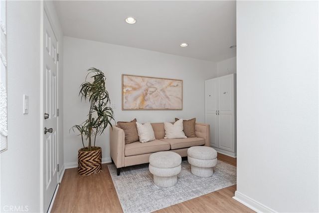 986 Post Road, Costa Mesa, CA 92626