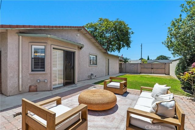 986 Post Road, Costa Mesa, CA 92626