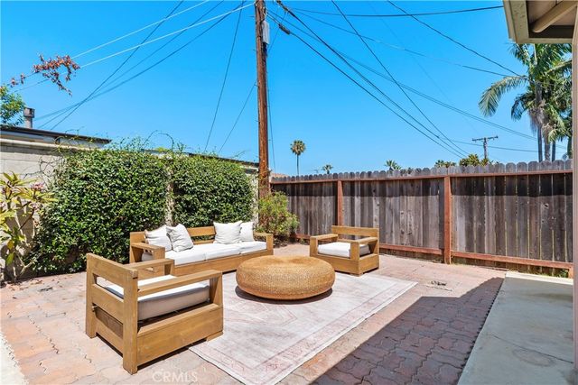 986 Post Road, Costa Mesa, CA 92626