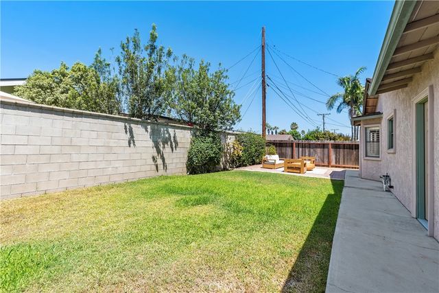 986 Post Road, Costa Mesa, CA 92626