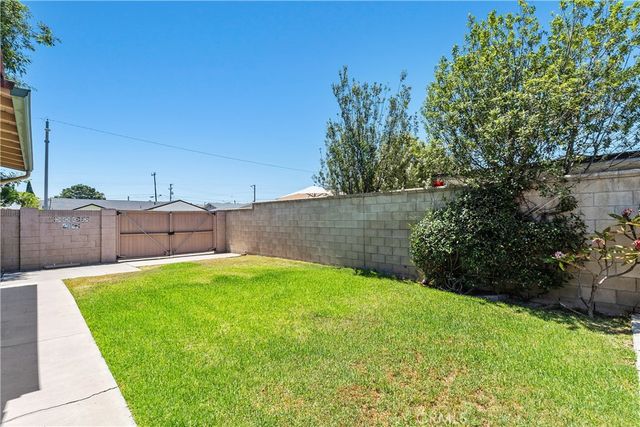 986 Post Road, Costa Mesa, CA 92626