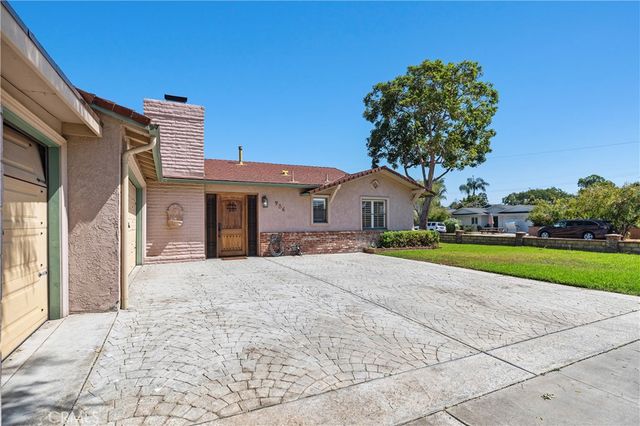 986 Post Road, Costa Mesa, CA 92626