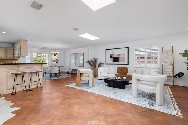 986 Post Road, Costa Mesa, CA 92626