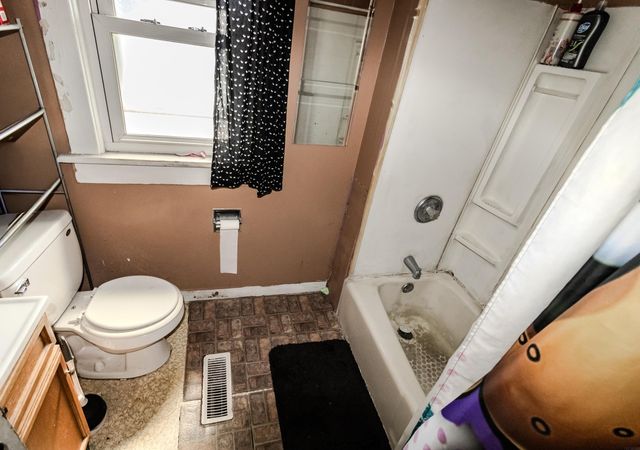 1026 Riehl Street, Waterloo, IA 50703