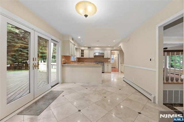1 Frasco Lane, Norwood, NJ 07648