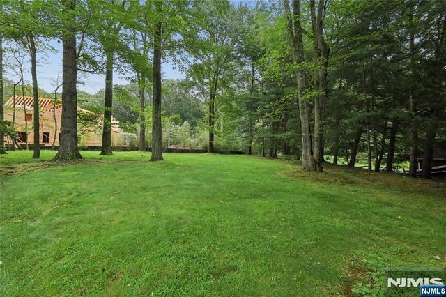 1 Frasco Lane, Norwood, NJ 07648