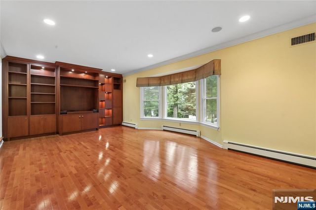 1 Frasco Lane, Norwood, NJ 07648