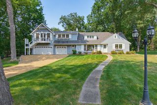 2615 Shadywood Road, Orono, MN 55331