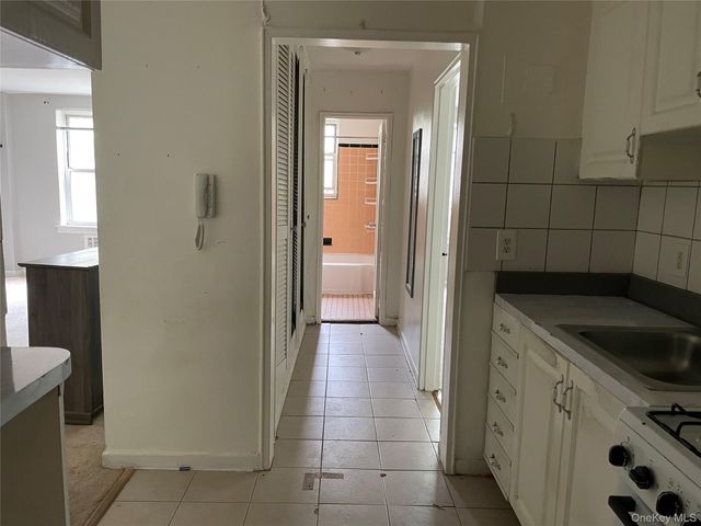 65-15 Yellowstone Boulevard 2C, Forest Hills, NY 11375