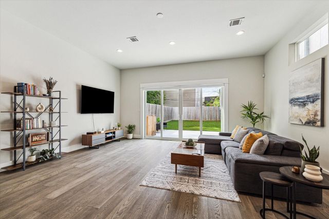 620 W 25th Street, Houston, TX 77008