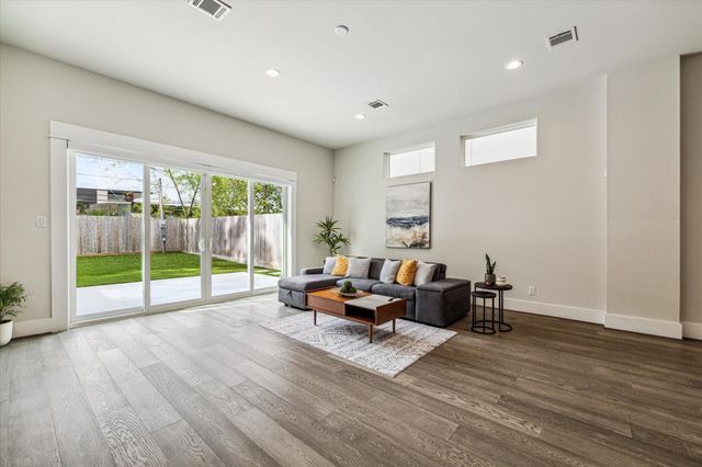 620 W 25th Street, Houston, TX 77008