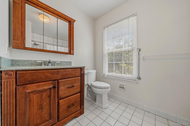 37 Candlestick Court, Warwick, NY 10990