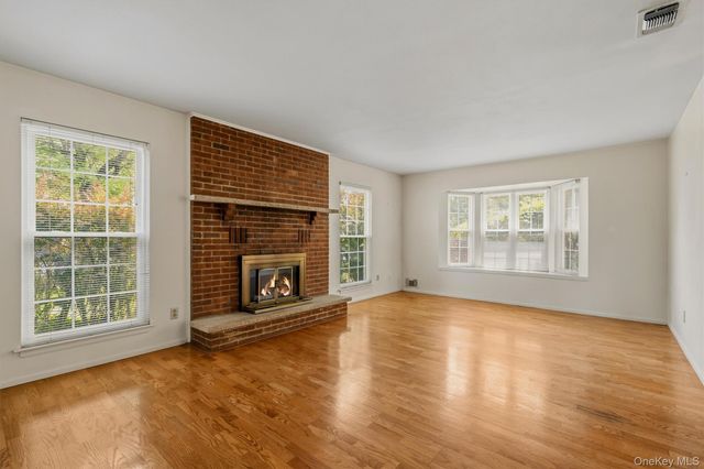 37 Candlestick Court, Warwick, NY 10990