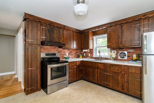 118 Brickel Rd, Stoughton, MA 02072