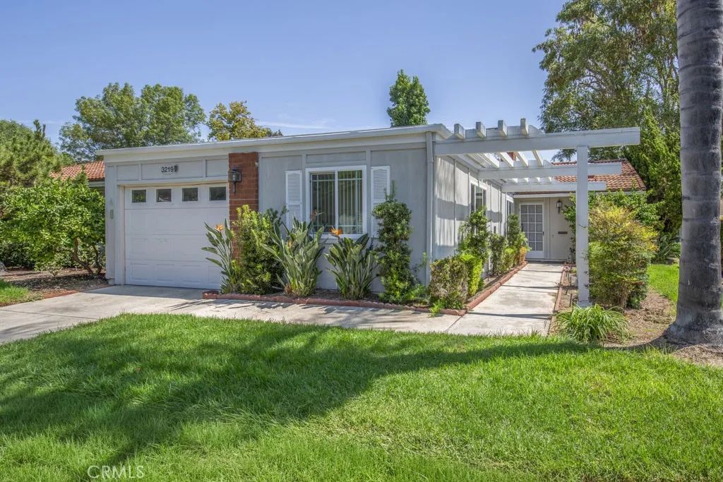 3219 Via Carrizo D, Laguna Woods, CA 92637