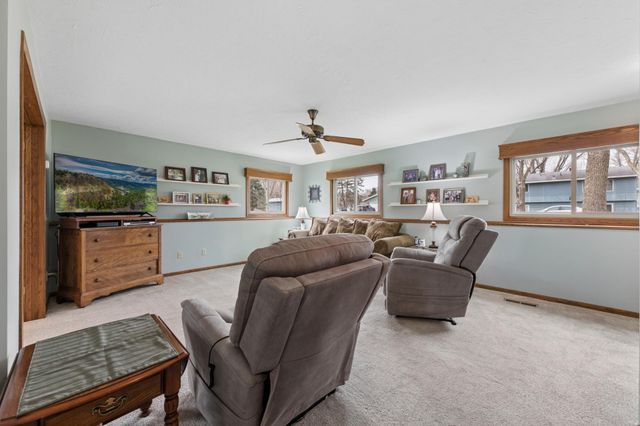 1197 Jackson Street S, Shakopee, MN 55379