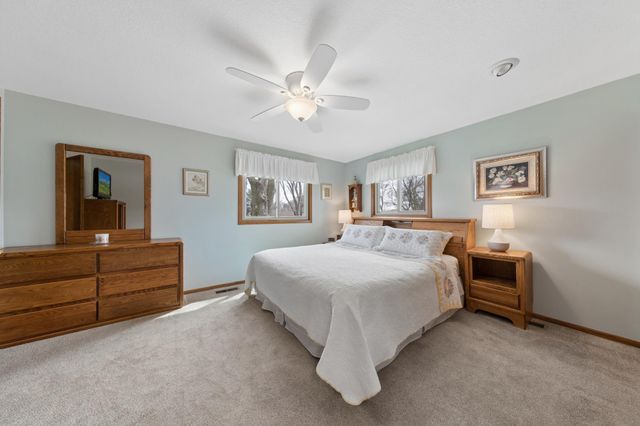 1197 Jackson Street S, Shakopee, MN 55379