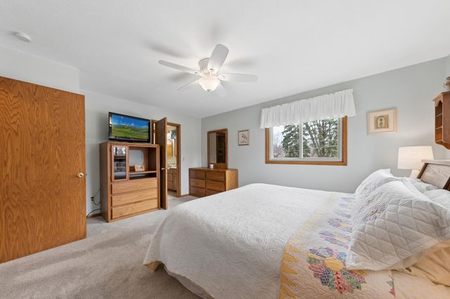 1197 Jackson Street S, Shakopee, MN 55379