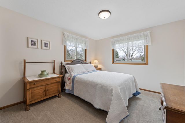 1197 Jackson Street S, Shakopee, MN 55379