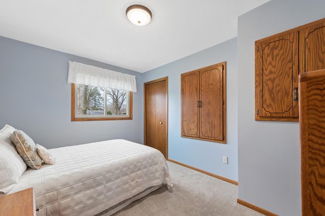 1197 Jackson Street S, Shakopee, MN 55379