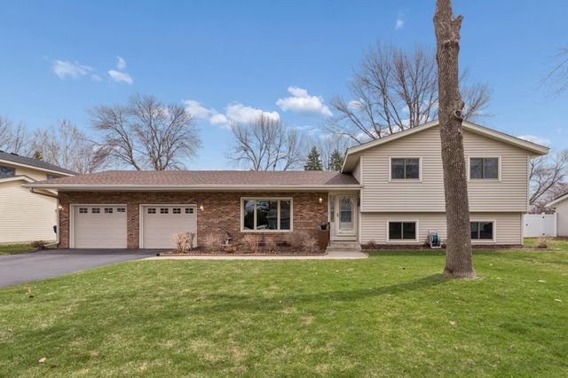 1197 Jackson Street S, Shakopee, MN 55379