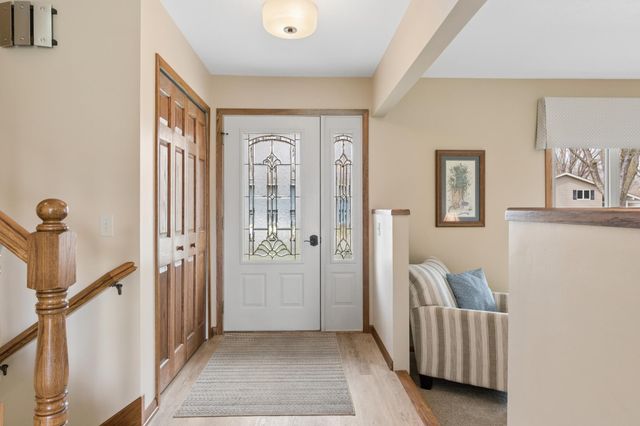 1197 Jackson Street S, Shakopee, MN 55379