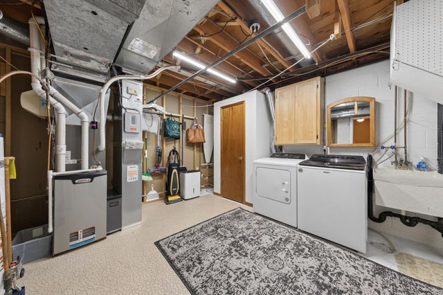 1197 Jackson Street S, Shakopee, MN 55379