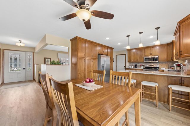 1197 Jackson Street S, Shakopee, MN 55379