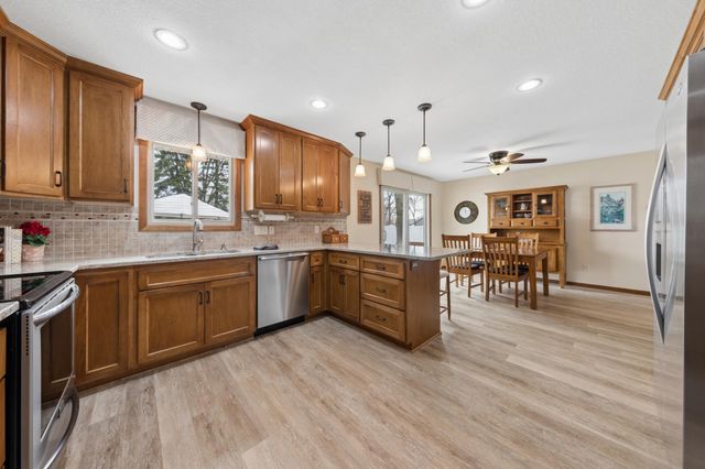 1197 Jackson Street S, Shakopee, MN 55379