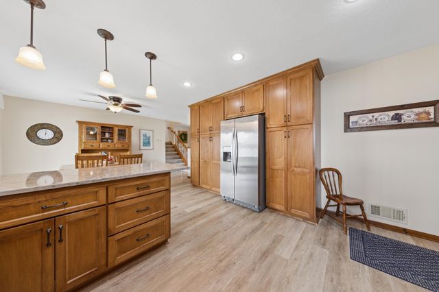 1197 Jackson Street S, Shakopee, MN 55379