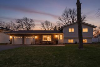 1197 Jackson Street S, Shakopee, MN 55379