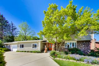 2004 Sprucewood Lane, Lindenhurst, IL 60046
