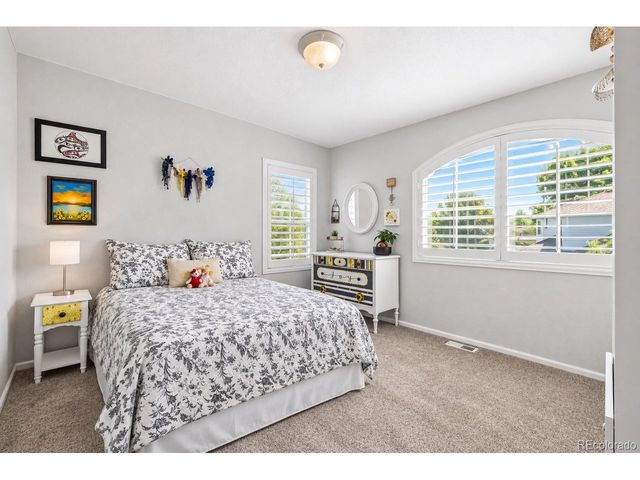 10392 Dunsford Dr, Lone Tree, CO 80124