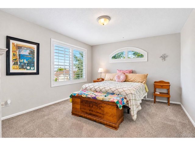 10392 Dunsford Dr, Lone Tree, CO 80124