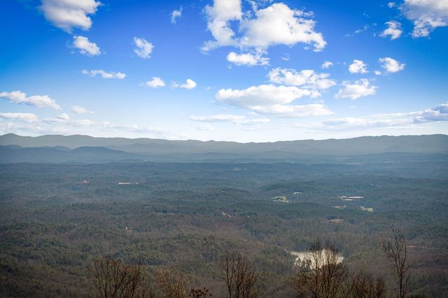 17 Pinhoti Pass, Ellijay, GA 30540
