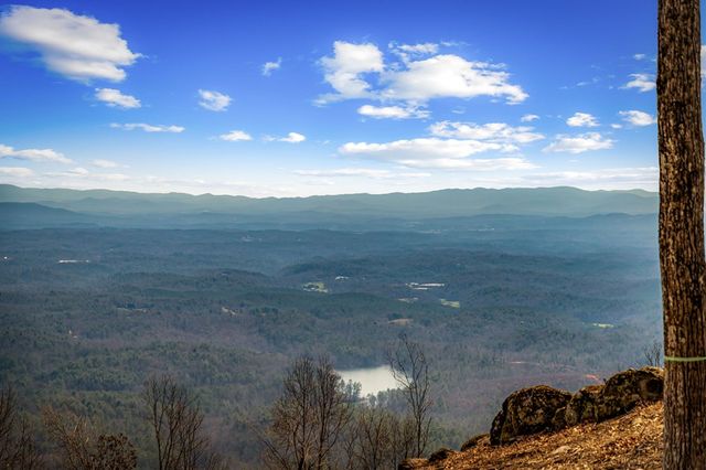 17 Pinhoti Pass, Ellijay, GA 30540