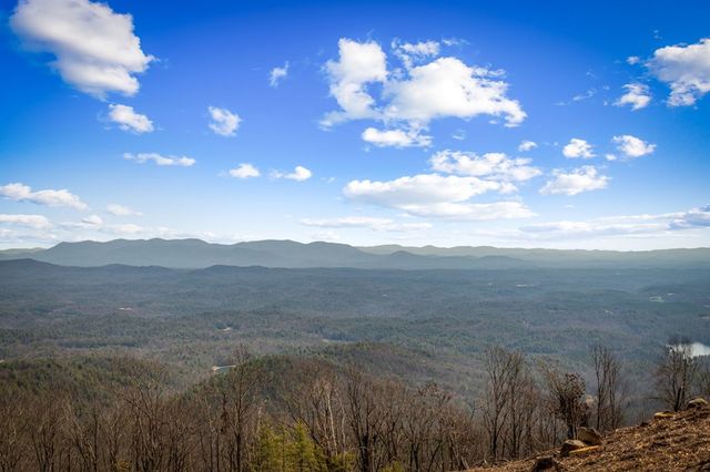 17 Pinhoti Pass, Ellijay, GA 30540