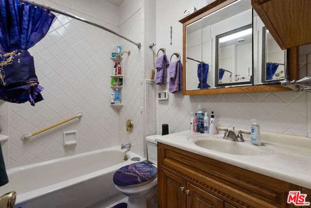 2346 2348 Yosemite Drive, Los Angeles, CA 90041