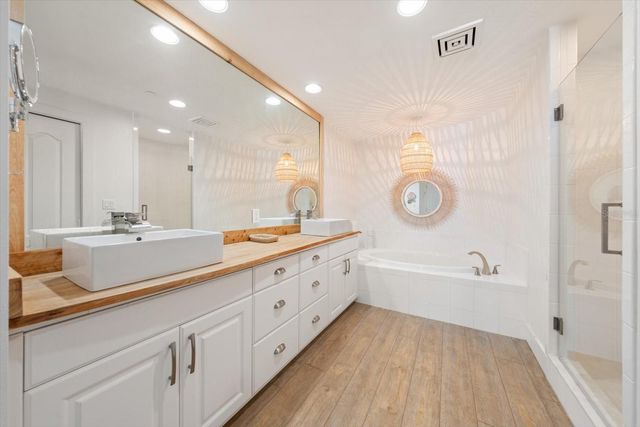 1200 GULF BOULEVARD 902, Clearwater Beach, FL 33767