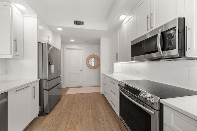 1200 GULF BOULEVARD 902, Clearwater Beach, FL 33767