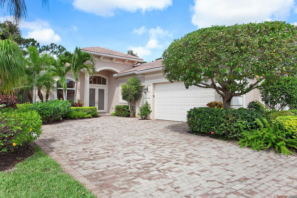 206 Porto Vecchio Way, Palm Beach Gardens, FL 33418