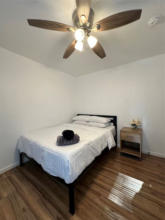 Image 11 of property listing at 1117 Roberts Cut Off Road, River Oaks, TX 76114