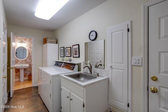 205 Austin Point Drive, Washington, NC 27889
