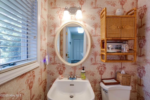 205 Austin Point Drive, Washington, NC 27889