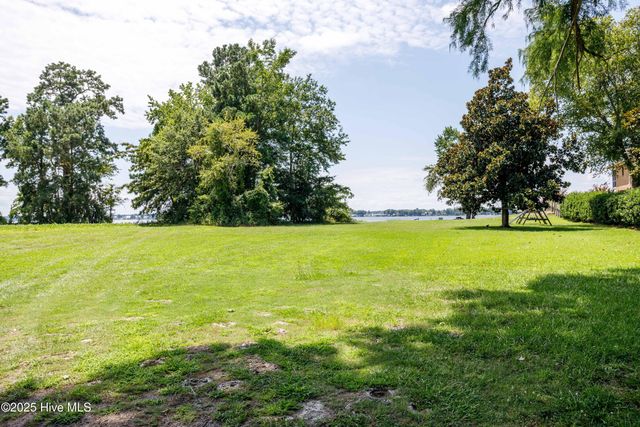 205 Austin Point Drive, Washington, NC 27889