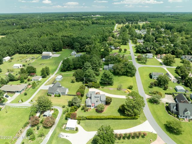 205 Austin Point Drive, Washington, NC 27889