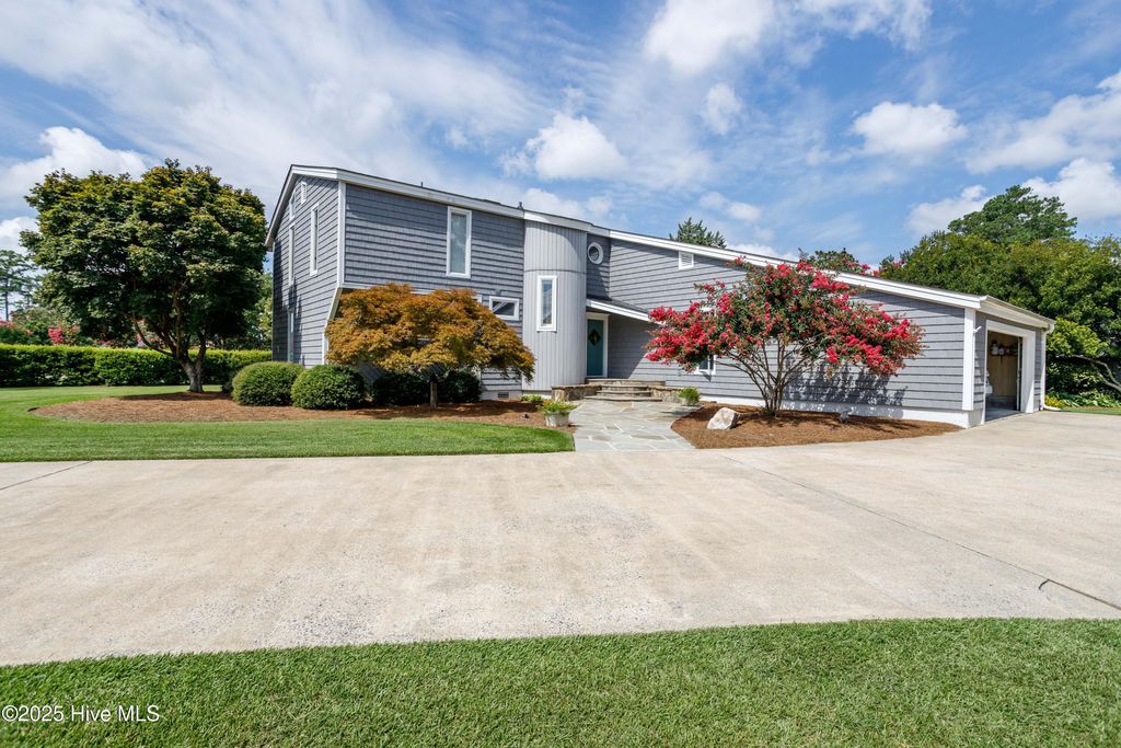 205 Austin Point Drive, Washington, NC 27889