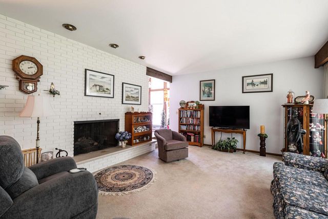 2460 Alta Louise PARKWAY, Brookfield, WI 53045